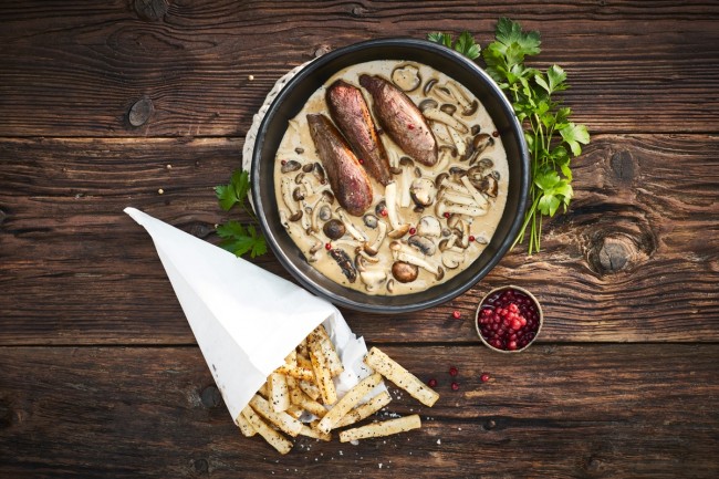 MAGRET DE CANARD À LA CRÈME POIVRE-CHAMPIGNONS